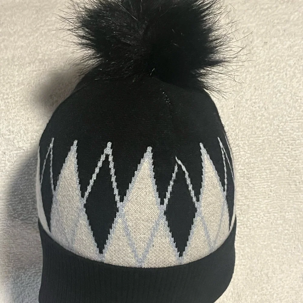 Tahari Faux Fur Pompom Winter Hat